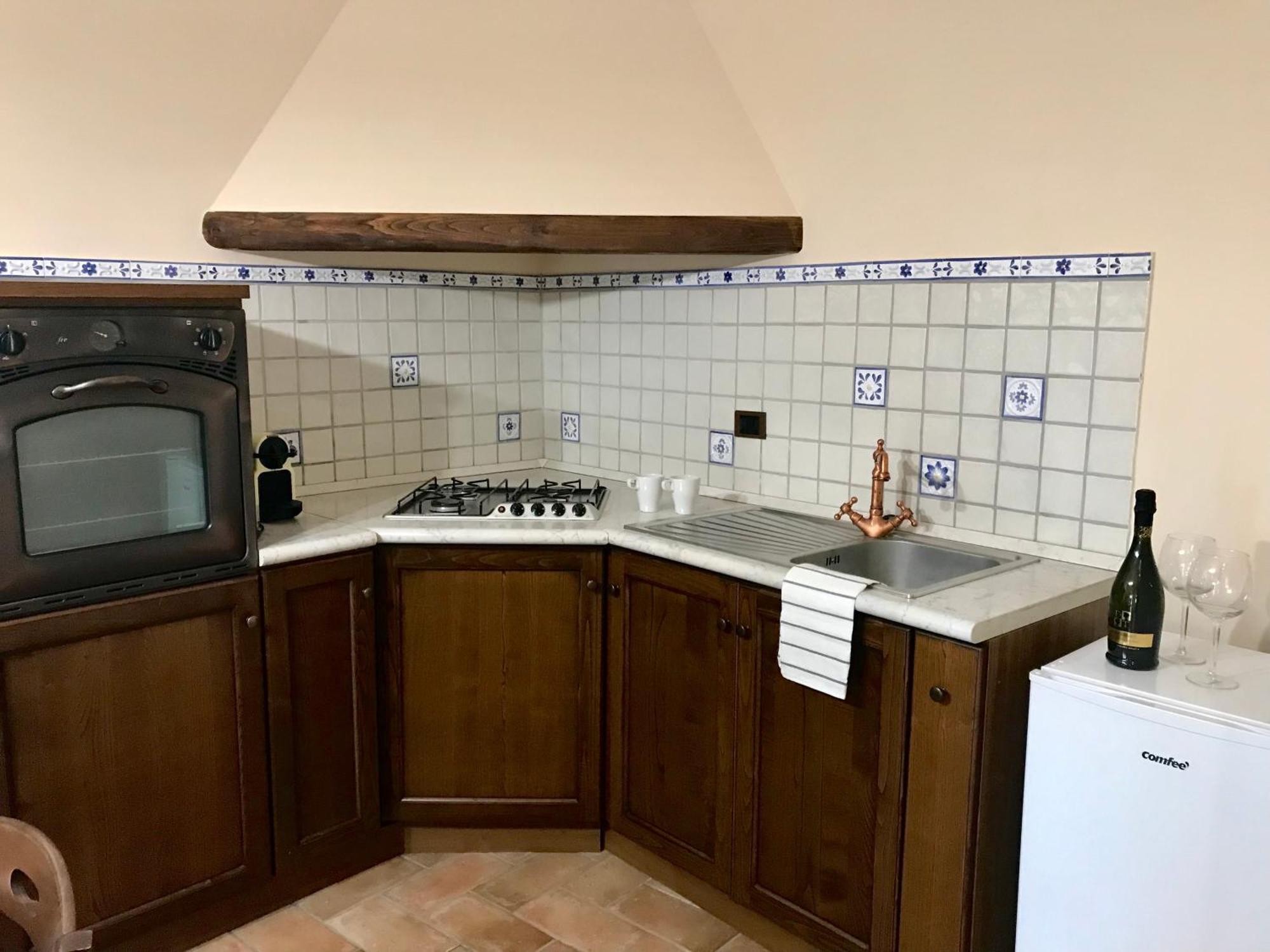 Casa Vacanze La Piazzetta Del Castello Montecalvello Eksteriør bilde