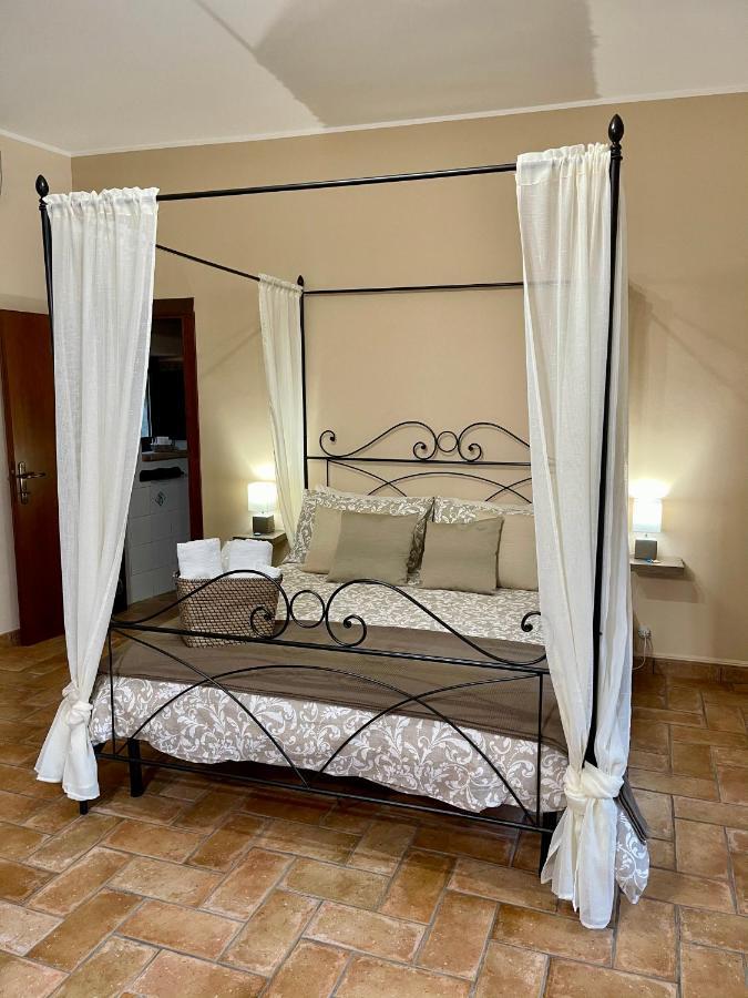 Casa Vacanze La Piazzetta Del Castello Montecalvello Eksteriør bilde
