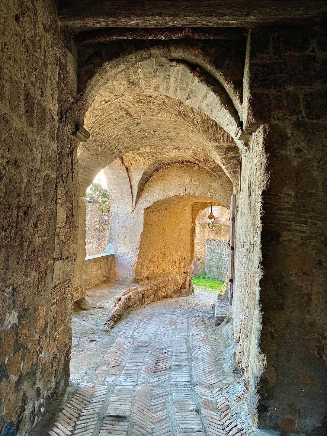 Casa Vacanze La Piazzetta Del Castello Montecalvello Eksteriør bilde